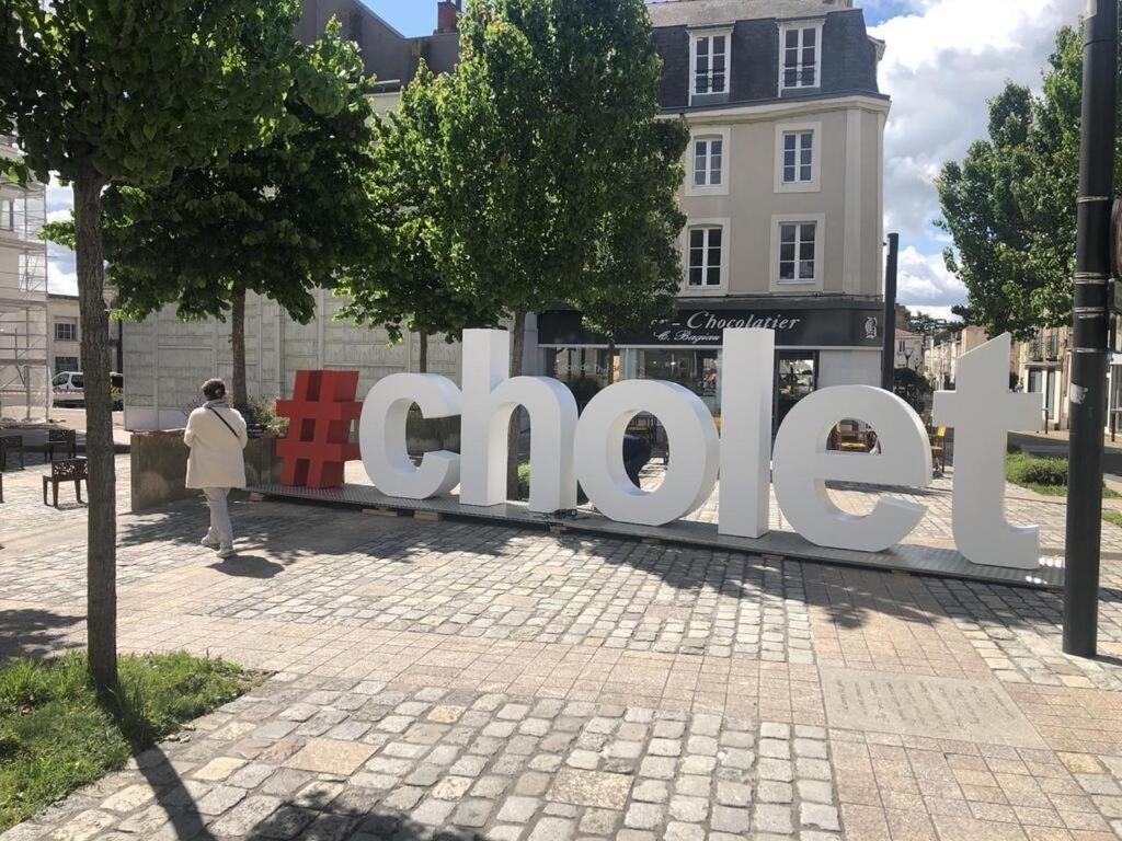 Studio Centre Ville Avec Parking Prive Cholet Exterior photo
