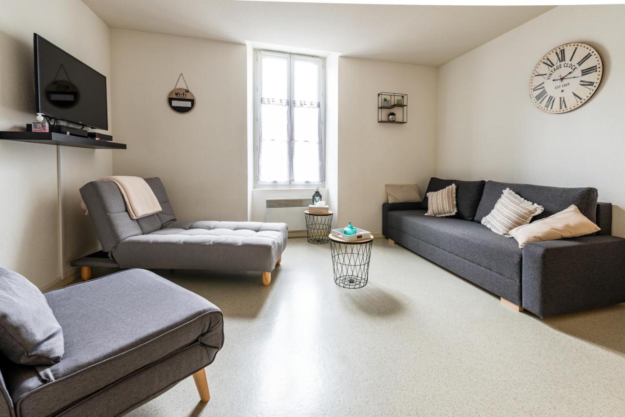 Studio Centre Ville Avec Parking Prive Cholet Exterior photo